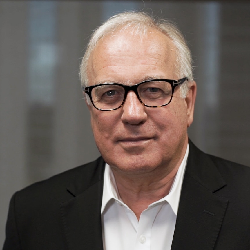 Alan Kohler portrait, ABC News author profile