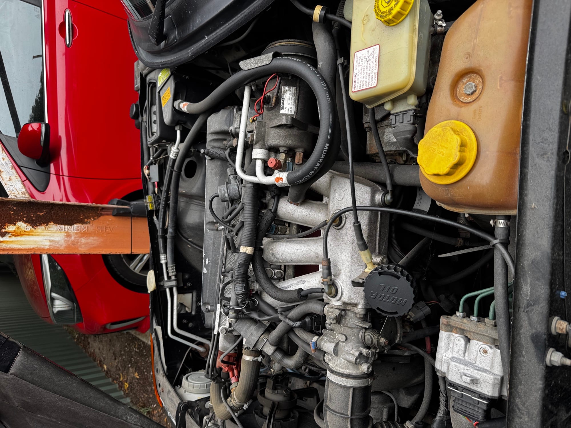 SAAB 900 2.1 16V engine bay — full overview